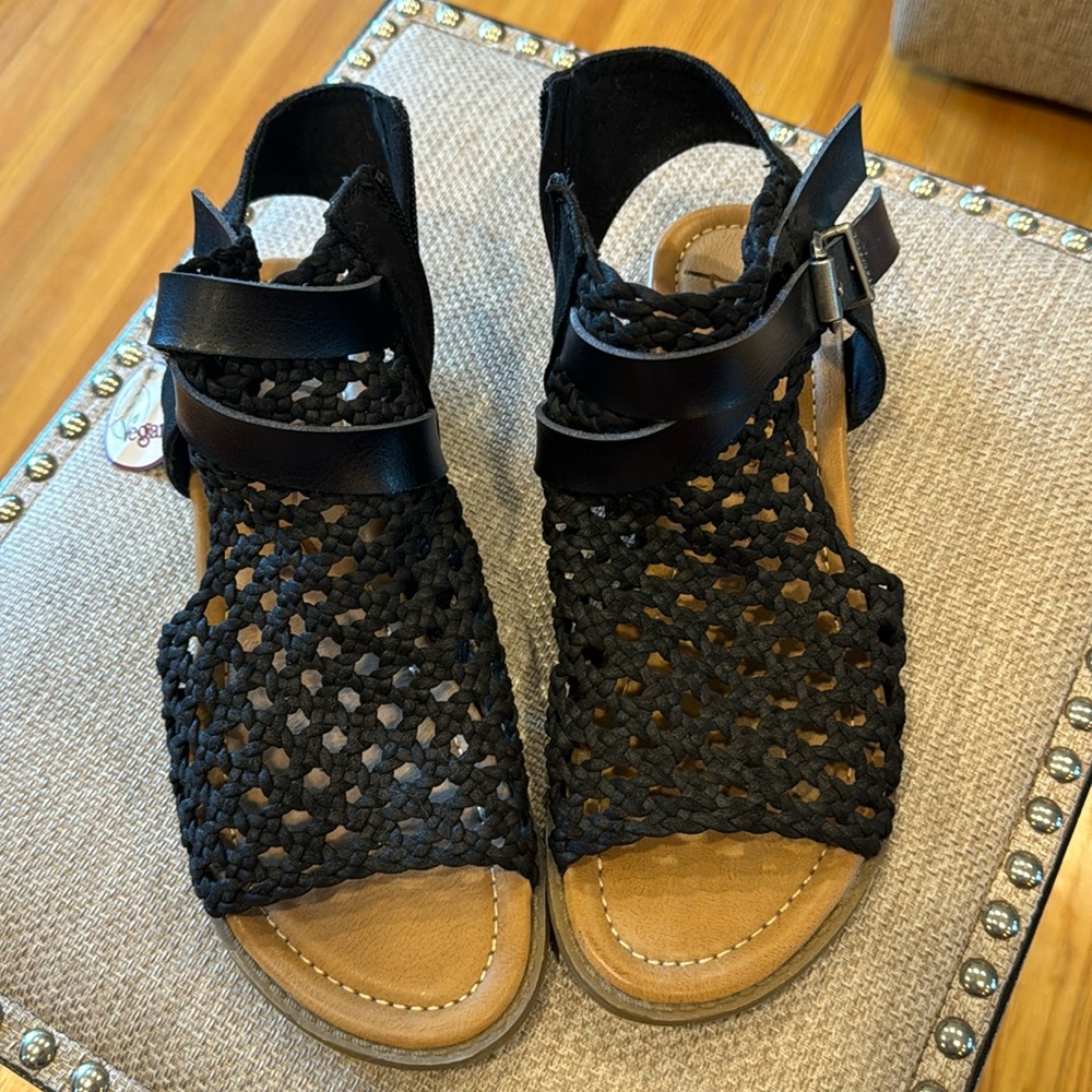 Blowfish sandals